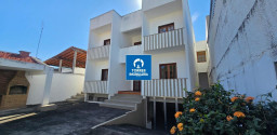 2 Casas Independentes com área gourmet e garagem Camarão 