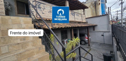 CASA À VENDA DE 2 ANDARES COM 3 QUARTOS E GARAGEM- TRINDADE 