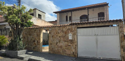 Casa de condomínio para venda com 3 quartos.