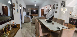 Casa de condomínio para venda com 3 quartos.