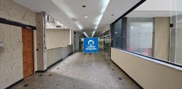 Icaraí - Loja com banheiro na galeria Center IV.