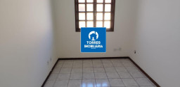 Casa Duplex em condomínio, com vaga de garagem - Colubandê