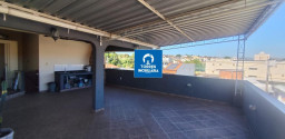 Imóvel com 2 quartos, terraço e vaga de garagem no Mutuá.