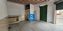 Loja de esquina em Neves em rua principal 