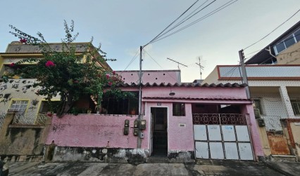 Vila com 3 casas a venda no Camarão, São Gonçalo.