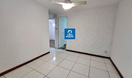 Vila Lage - Apartamento de 2 quartos com garagem individual na Av. Canal.