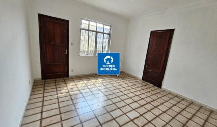 Camarão - Sobrado com 2 quartos, 2 banheiros e terraço.