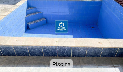 Casa com 2 quartos e piscina na Trindade