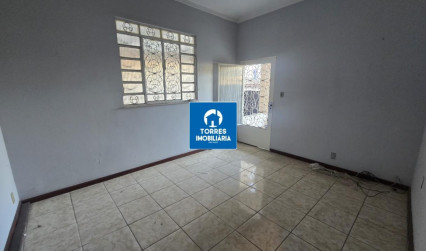 Casa 2 quartos com garagem e terraço - Gradim