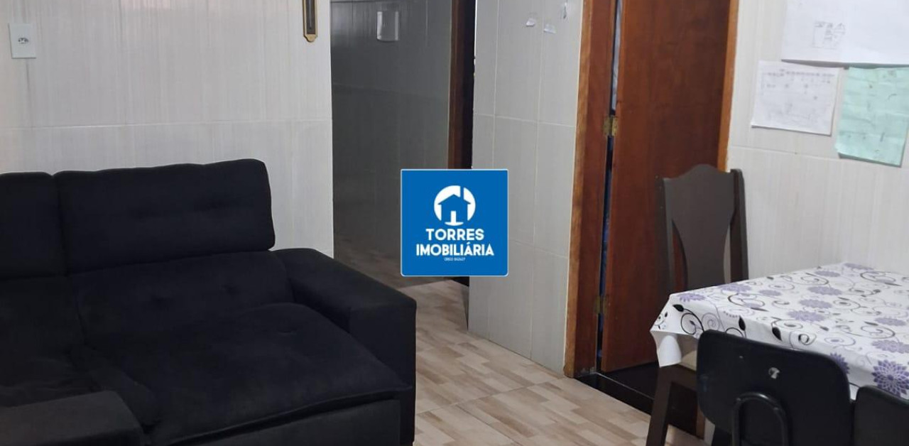 Casa a venda com 2 quartos - Barro Vermelho
