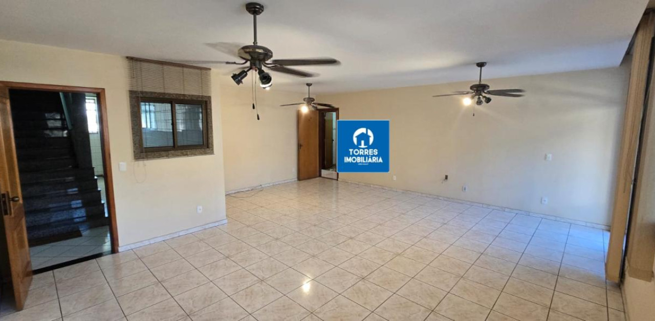 Apartamento de 3 quartos com garagem na Rua Francisco Portela 