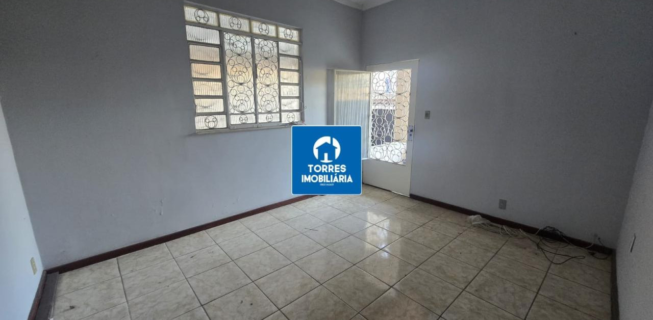 Casa 2 quartos com garagem e terraço - Gradim