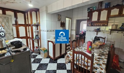 Barro Vermelho - Casa com 2 quartos e terraço à venda. Barro Vermelho - Casa com 2 quartos e terraço à venda.